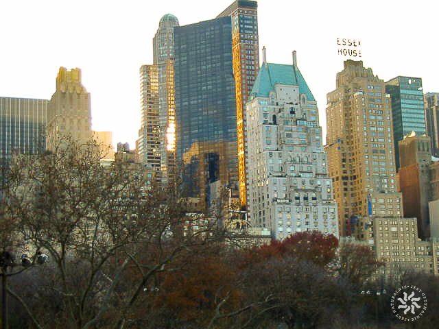Chyba mój ulubiony widok z Central Parku na zabudowania przy South o zmierzchu, NY 2002
